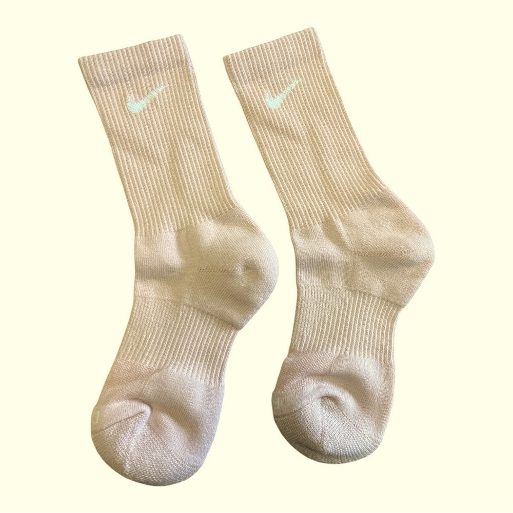 Nike Dri-FIT Crew Socks - Pink (1 Pair) Medium - Picture 3 of 7